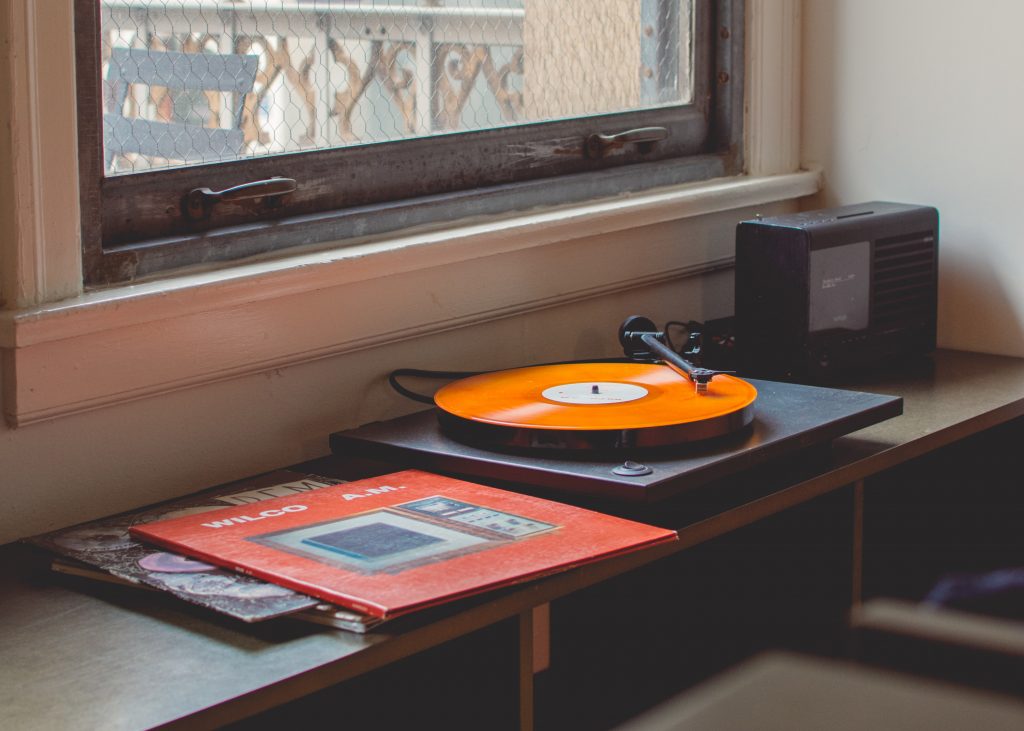 vinyl-music-hearing-loss A vinyl record player.